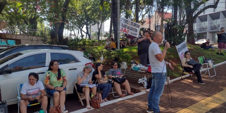 “Agentes de apoio” da educação querem sair das salas de aula