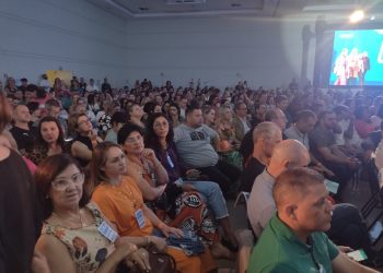 Governador Ratinho Jr. anuncia investimentos para a educação durante encontro em Foz