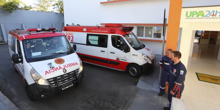 Matheus Vermelho apresenta projeto de Lei que proíbe retenção de macas de ambulâncias por hospitais