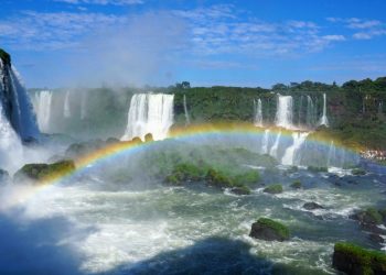 Brasileiros terão 9 feriados prolongados para visitar a Maravilha Mundial da Natureza