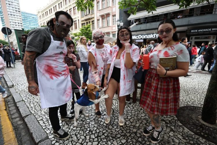 Carnaval de Curitiba teve “Marcha Zumbi”