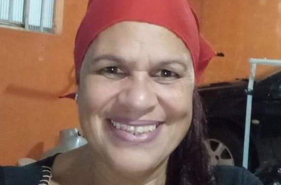 Neta e namorado, ambos de 17 anos, são suspeitos de matar a avó a facadas em Foz