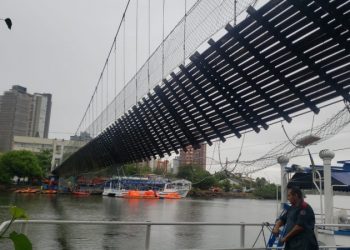 Ponte entre o Rio Grande do Sul e Santa Catarina cede com 100 pessoas