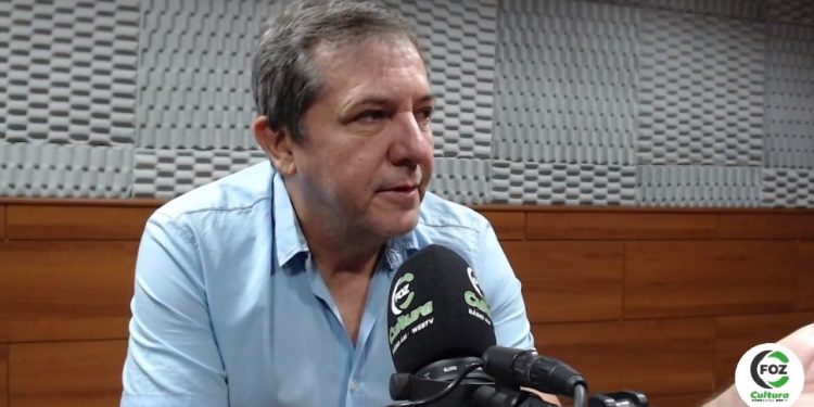 Prefeito Chico Brasileiro fala de assuntos que mexem com o dia a dia da população