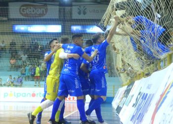 Foz Cataratas vence Campo Mourão na estreia do paranaense