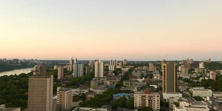 Calor marca o início do outono na fronteira