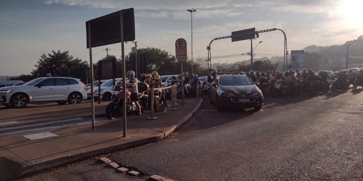 Receita Federal de olho nas motos que cruzam a Ponte da Amizade diariamente