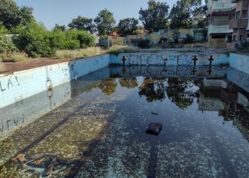 Imóveis abandonados servem de criadouro para o mosquito da dengue