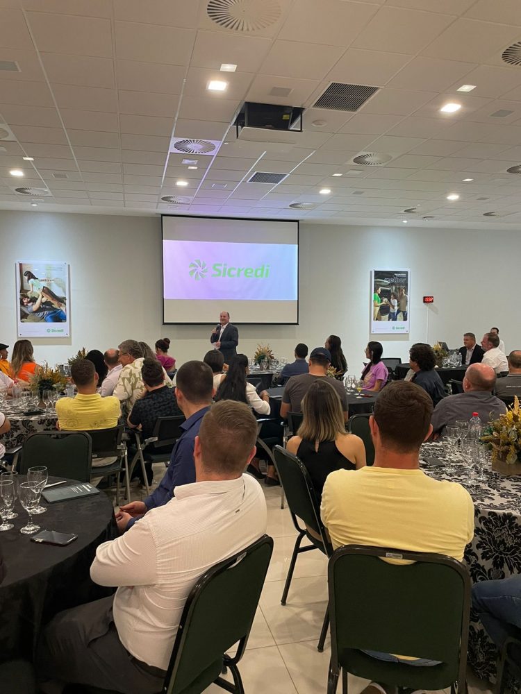 Sicredi Vanguarda homenageia imprensa local em comemoração ao Dia do Jornalista
