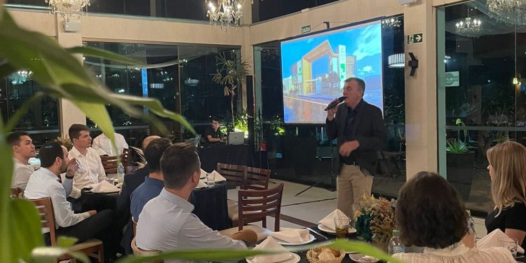 Sicredi Vanguarda homenageia imprensa local em comemoração ao Dia do Jornalista