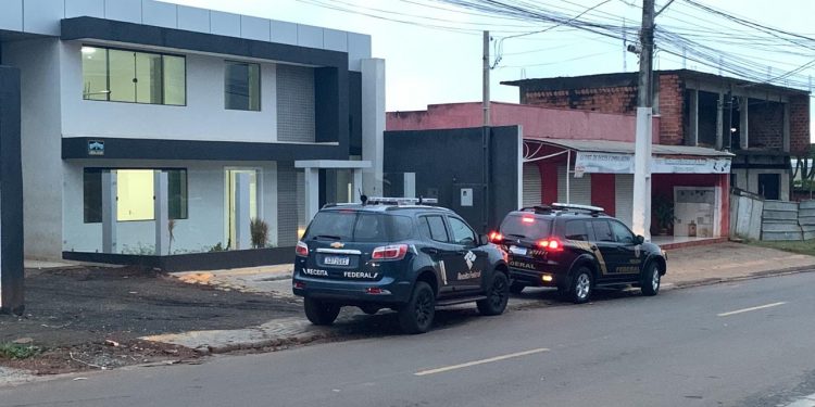 Polícia Federal cumpre mandados de busca e apreensão em Foz do Iguaçu
