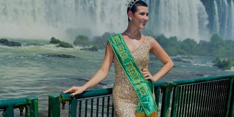 Iguaçuense será a representante brasileira em concurso de beleza internacional