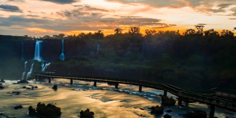 Parque Nacional do Iguaçu terá atendimento especial nos feriadões de Tiradentes e do Dia do Trabalhador