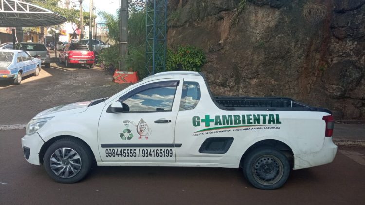 PRF recupera carros, apreende arma e cocaína