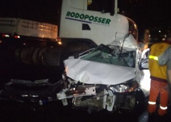 Duas pessoas morrem e seis ficam feridas em acidente envolvendo 19 carros na BR-376