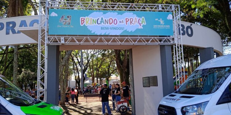 Praça lotada: assim começaram as comemorações do aniversário de Santa Terezinha de Itiapu