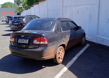 Dois homens que usavam carro para invadir lojas são presos em Foz