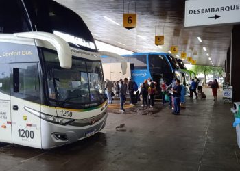 Feriadão faz aumentar o movimento na rodoviária de Foz