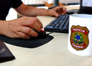 PF deflagra operação para investigar inserção de dados falsos de vacinação nos sistemas da Saúde