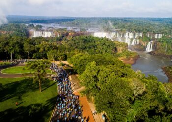 Meia das Cataratas recebeu mais de 4 mil corredores no Parque Nacional do Iguaçu