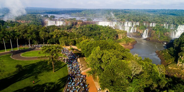 Meia das Cataratas recebeu mais de 4 mil corredores no Parque Nacional do Iguaçu