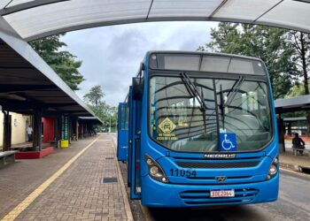 VISAC adesiva os ônibus em alusão ao Maio Amarelo