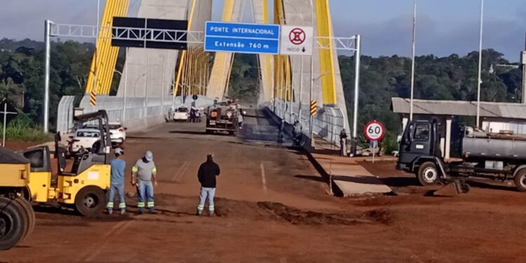 Asfalto da Ponte da Integração é substituído por um mais resistente ao calor