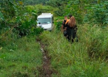 Flagrante mostra assalto a uma van com um grupo de professores, a caminho do Paraguai