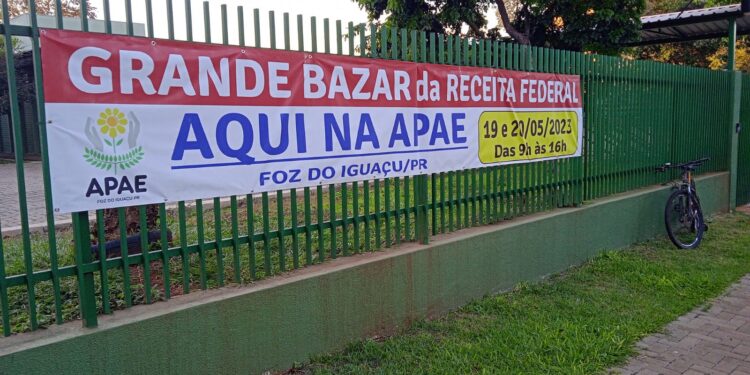 Apae de Foz promove bazar com produtos doados pela Receita Federal