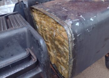 Carreta com maconha escondida nos pneus e tanque de combustível é apreendida na Ponte da Amizade