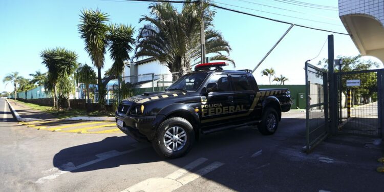 Ex-presidente Jair Bolsonaro é alvo de operação da PF