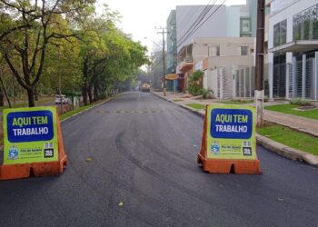 Atenção motoristas: trecho na rua Padre Bernardo Plate, marginal da Av Paraná, está interrompido