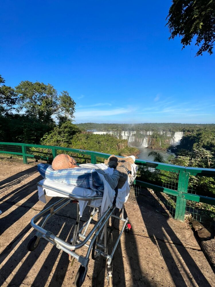 “Pessoalmente é muito mais bonito”, afirma paciente internado no Hospital Costa Cavalcanti em primeira visita às Cataratas