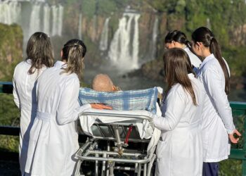 “Pessoalmente é muito mais bonito”, afirma paciente internado no Hospital Costa Cavalcanti em primeira visita às Cataratas