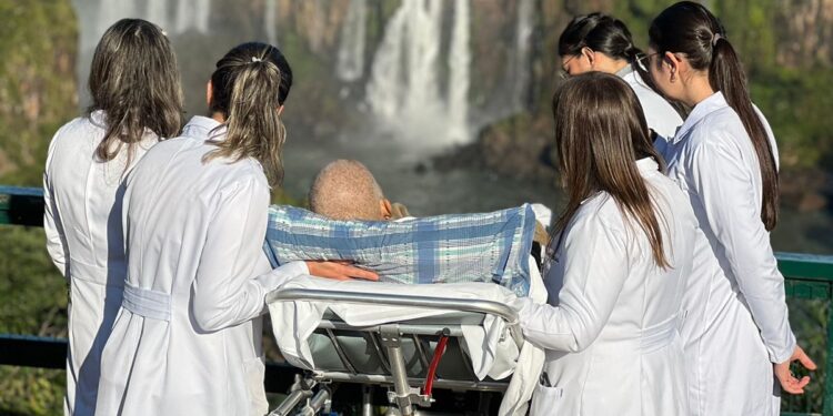 “Pessoalmente é muito mais bonito”, afirma paciente internado no Hospital Costa Cavalcanti em primeira visita às Cataratas