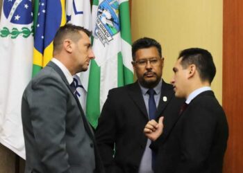 Quatro vereadores assinam projeto que pede a suspensão do reajuste do Estarfi