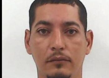 Homem apontado como autor do triplo homicídio e ter esquartejado os corpos é morto em confronto com a polícia