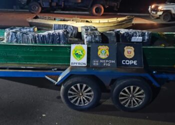 Mais de meia tonelada de maconha e embarcações são apreendidas em Foz