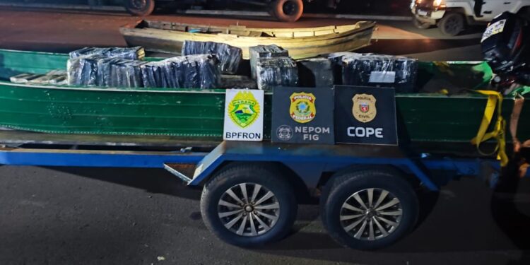 Mais de meia tonelada de maconha e embarcações são apreendidas em Foz