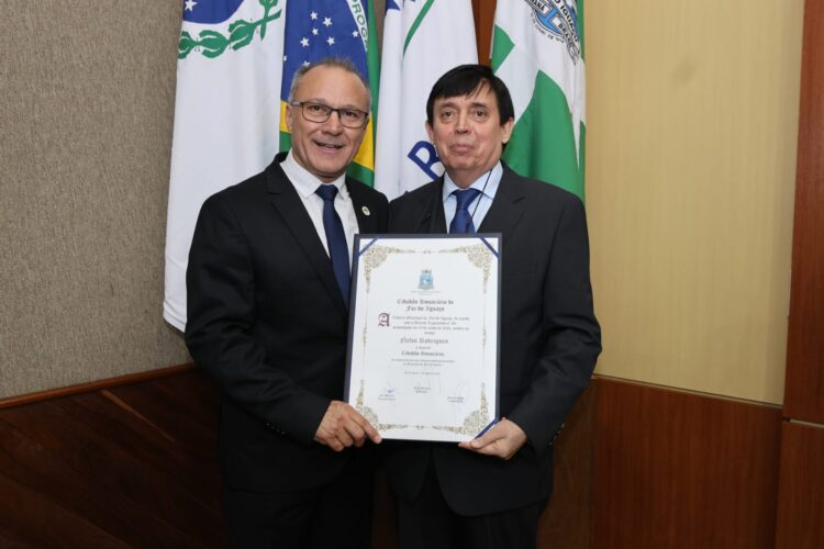 Radialista Nelso Rodrigues recebe Título de Cidadão Honorário de Foz do Iguaçu