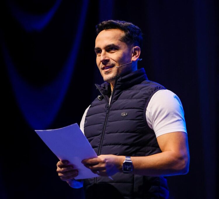 Márcio Micheli conduz curso de inteligência emocional hoje (02) em Foz do Iguaçu