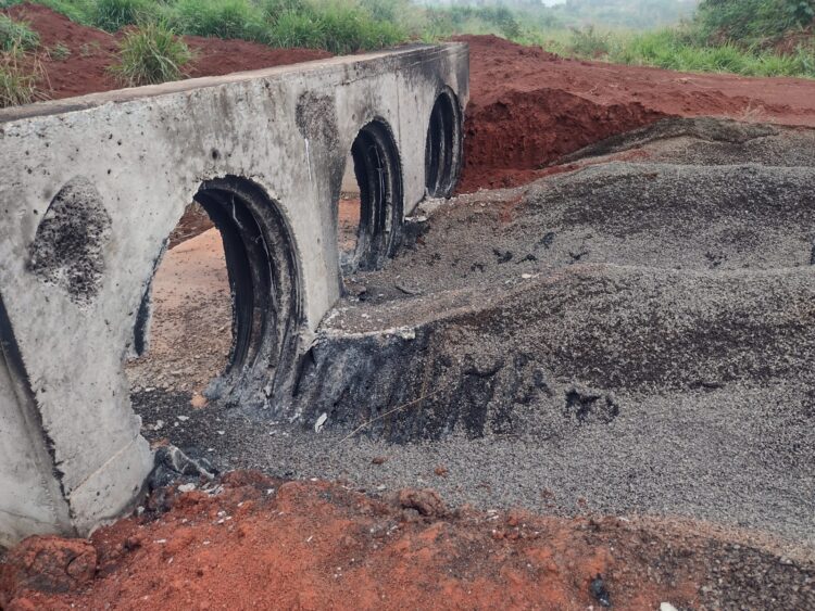 Vândalos provocam incêndio em uma galeria nas obras da Perimetral Leste em Foz
