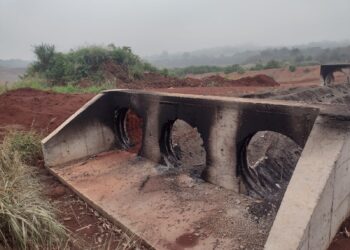 Vândalos provocam incêndio em uma galeria nas obras da Perimetral Leste em Foz
