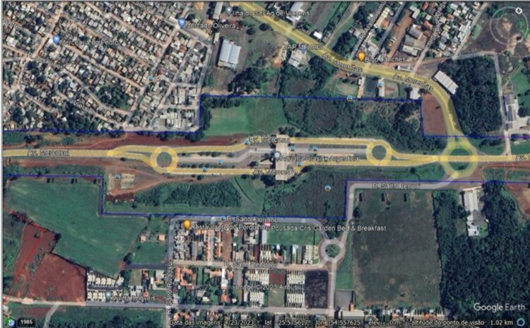 DNIT diz que construtora poderá retirar troncos de árvores empilhados no Trevo do Carimã