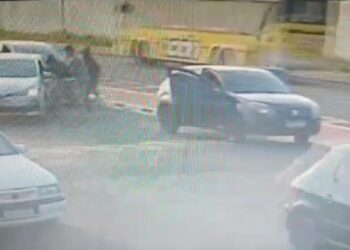 Assaltantes envolvidos em roubos de carros são presos pela PRF em Foz