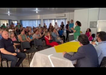 Secretaria Estadual da Educação recebe equipamentos doados pela Receita Federal