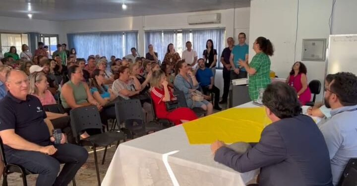 Secretaria Estadual da Educação recebe equipamentos doados pela Receita Federal