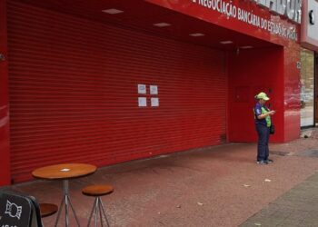 Lojas de empresa de negociação de dívidas são interditadas em Foz do Iguaçu e Curitiba