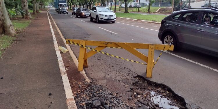 Atenção motoristas: aumentaram os buracos em ruas e avenidas de Foz do Iguaçu