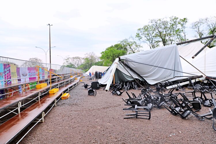 Temporal provoca estragos na estrutura montada para receber milhares de romeiros em Itaipulândia